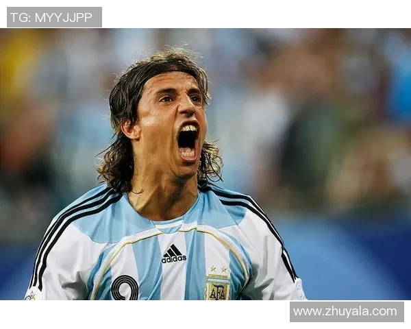 足球明星培西的职业生涯与成就揭秘以及他在足球界的影响力分析 足球明星培西的职业生涯与成就揭秘以及他在足球界的影响力分析